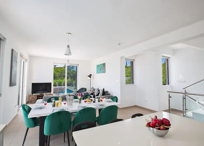 Gold,brand New, Luxury 5bdr With Private Pool